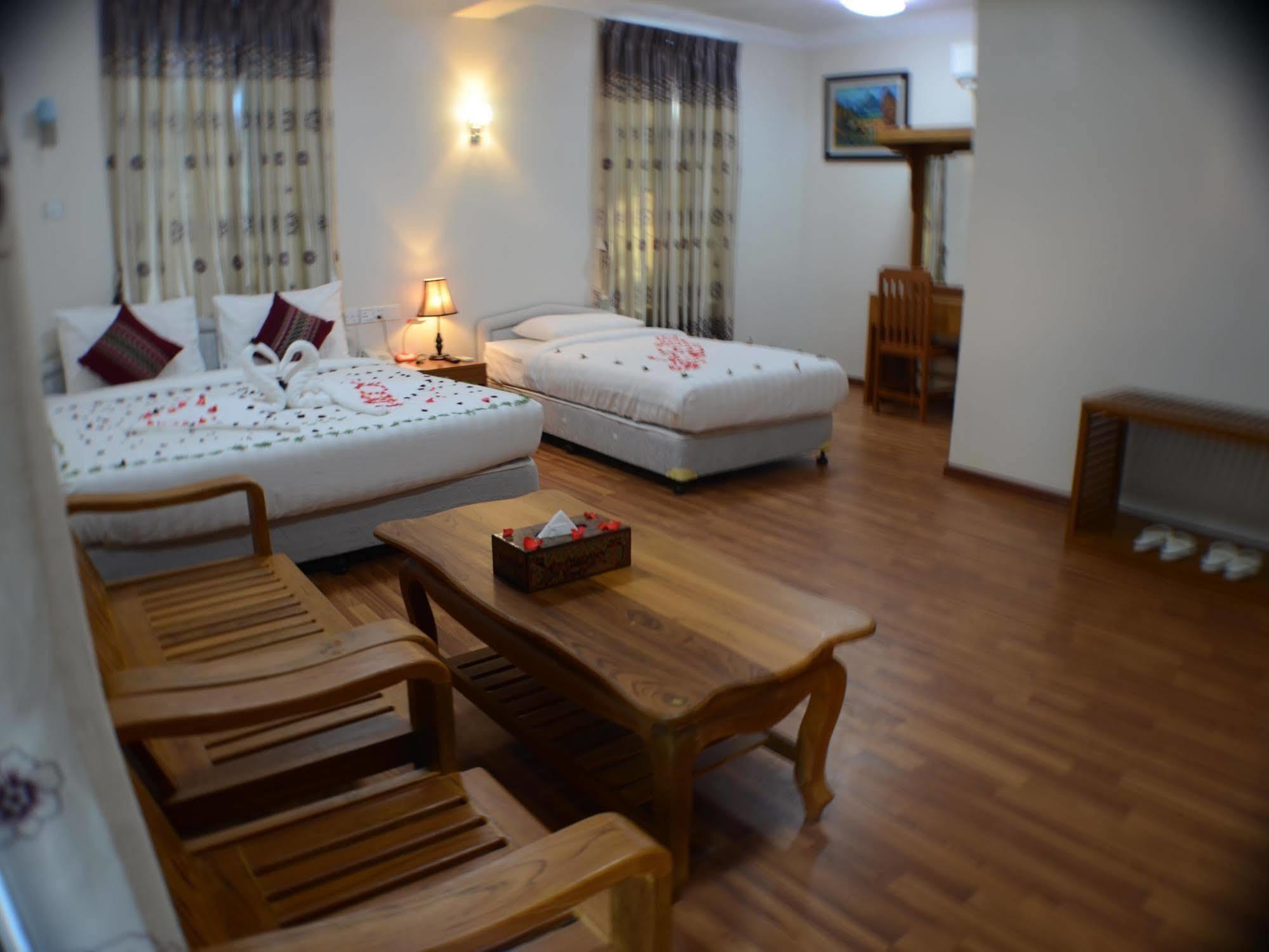 Manisanda Hotel Bagan Exterior photo